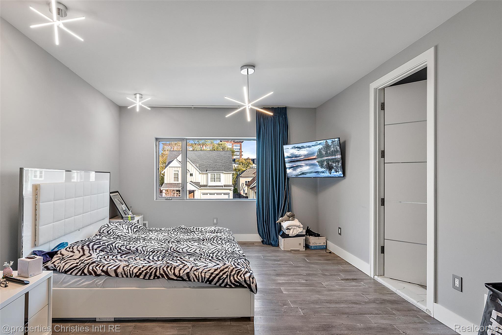 211 N Washington Avenue