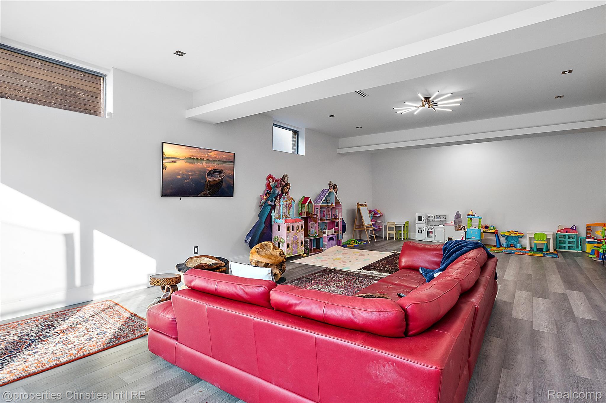 211 N Washington Avenue