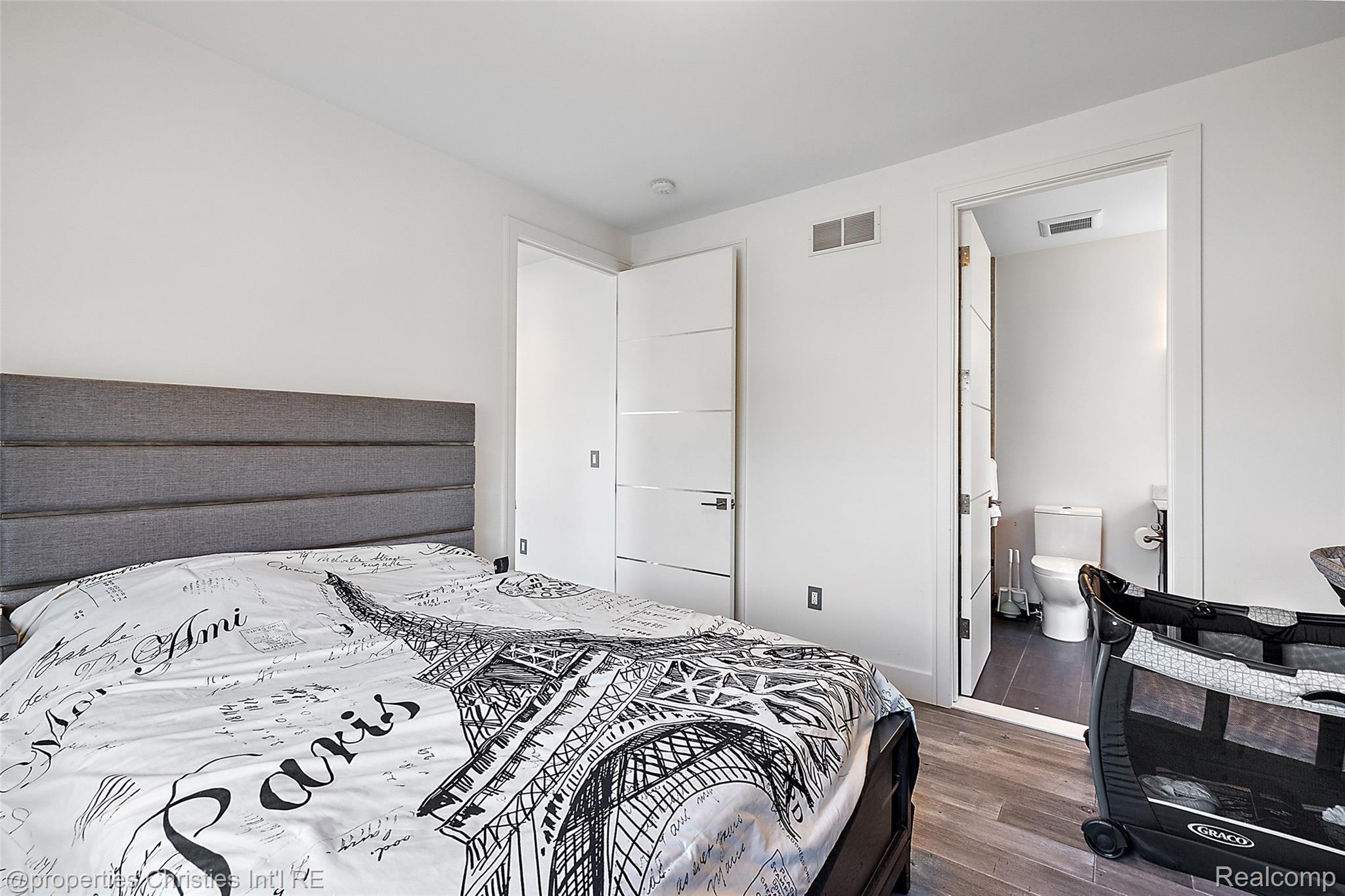 211 N Washington Avenue