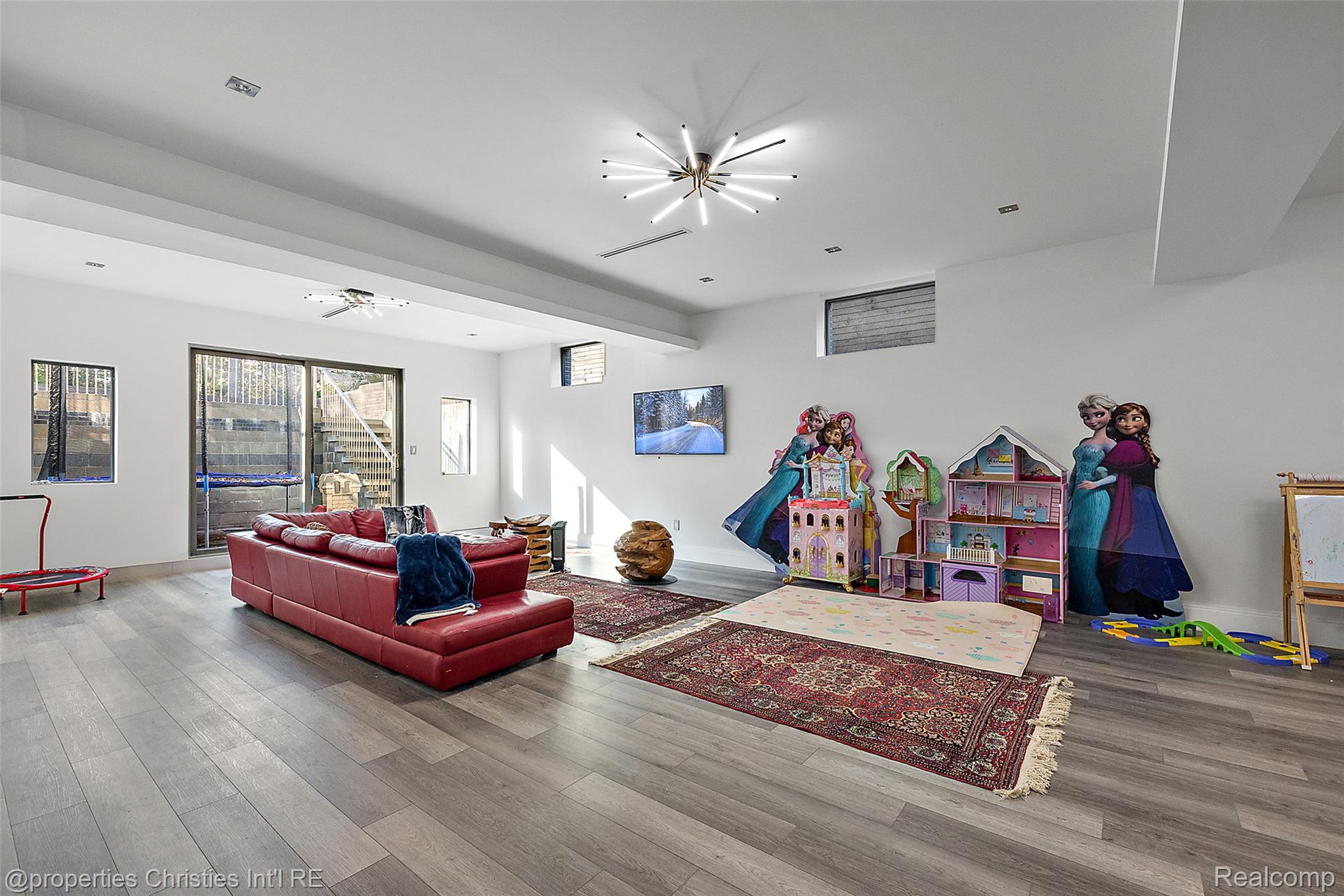 211 N Washington Avenue