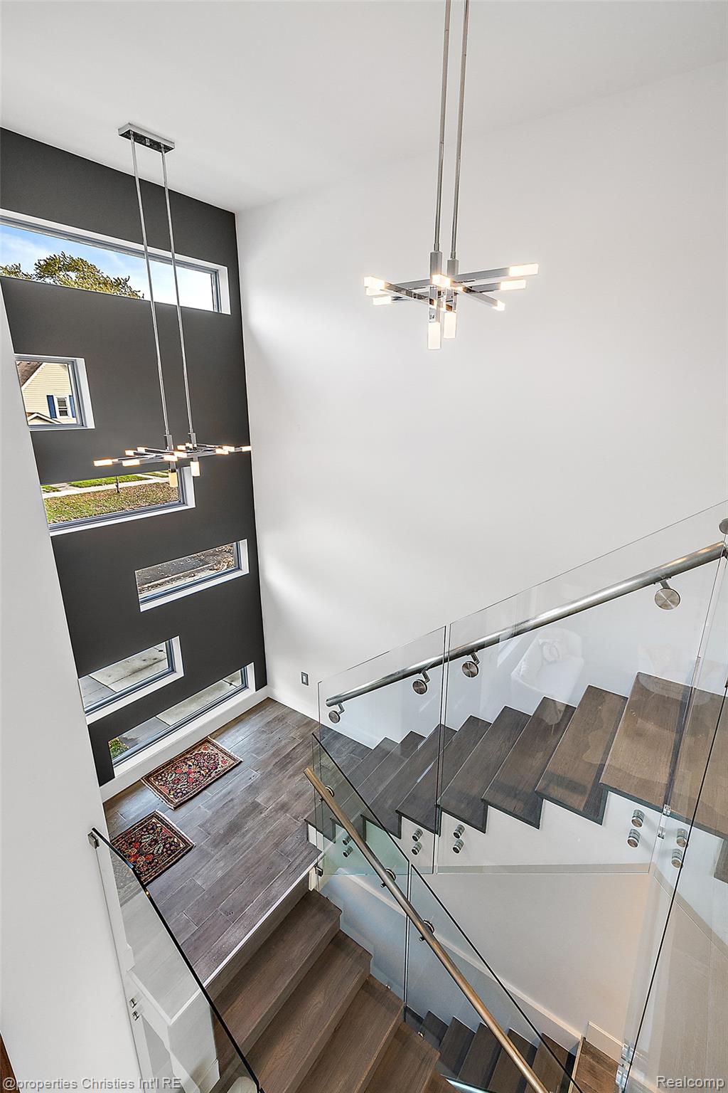 211 N Washington Avenue