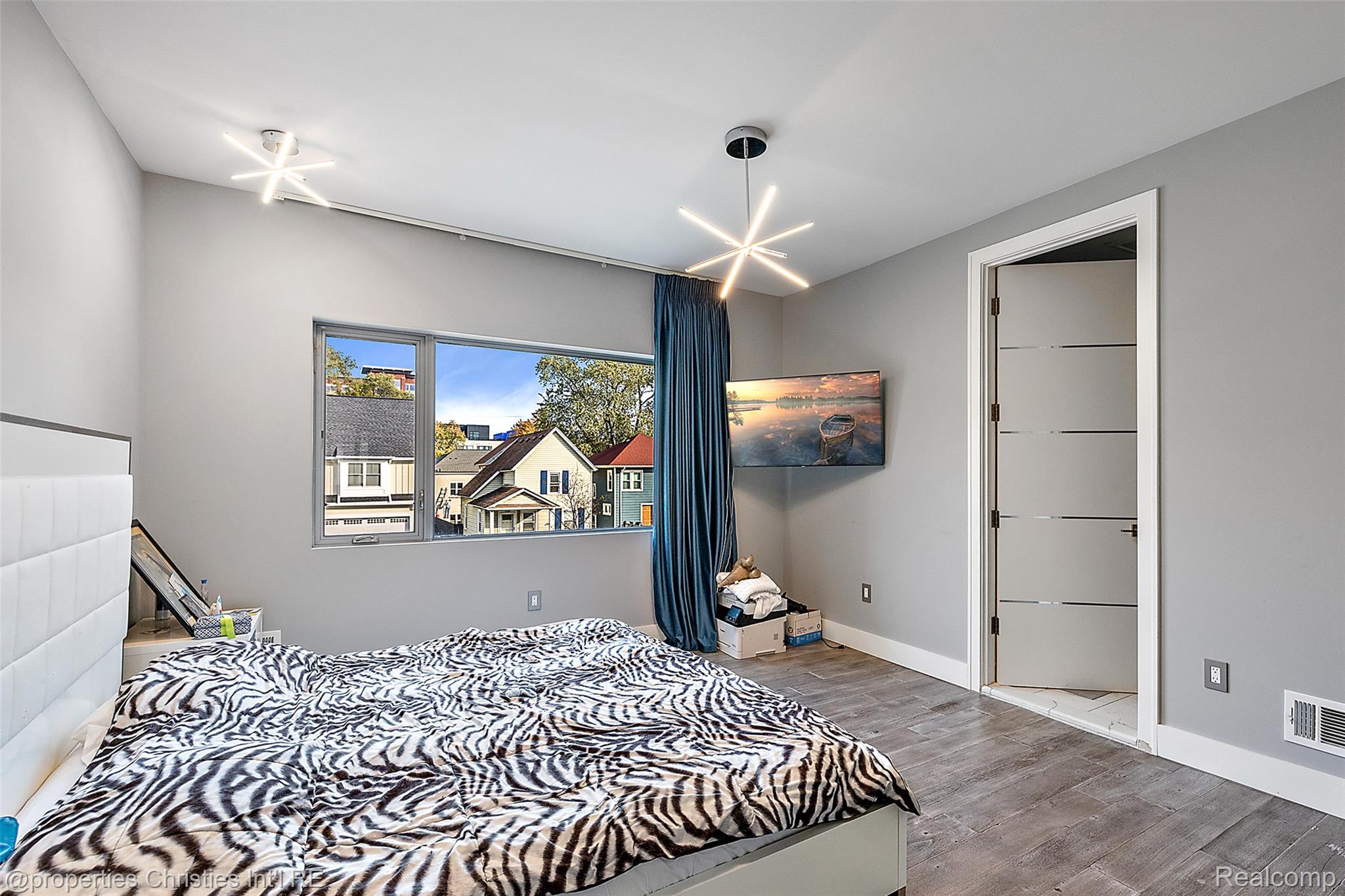 211 N Washington Avenue