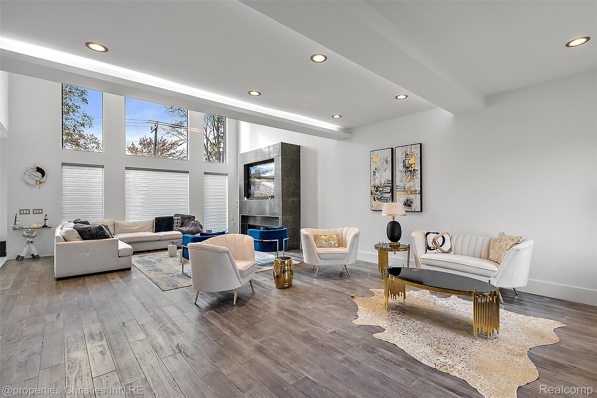 211 N Washington Avenue