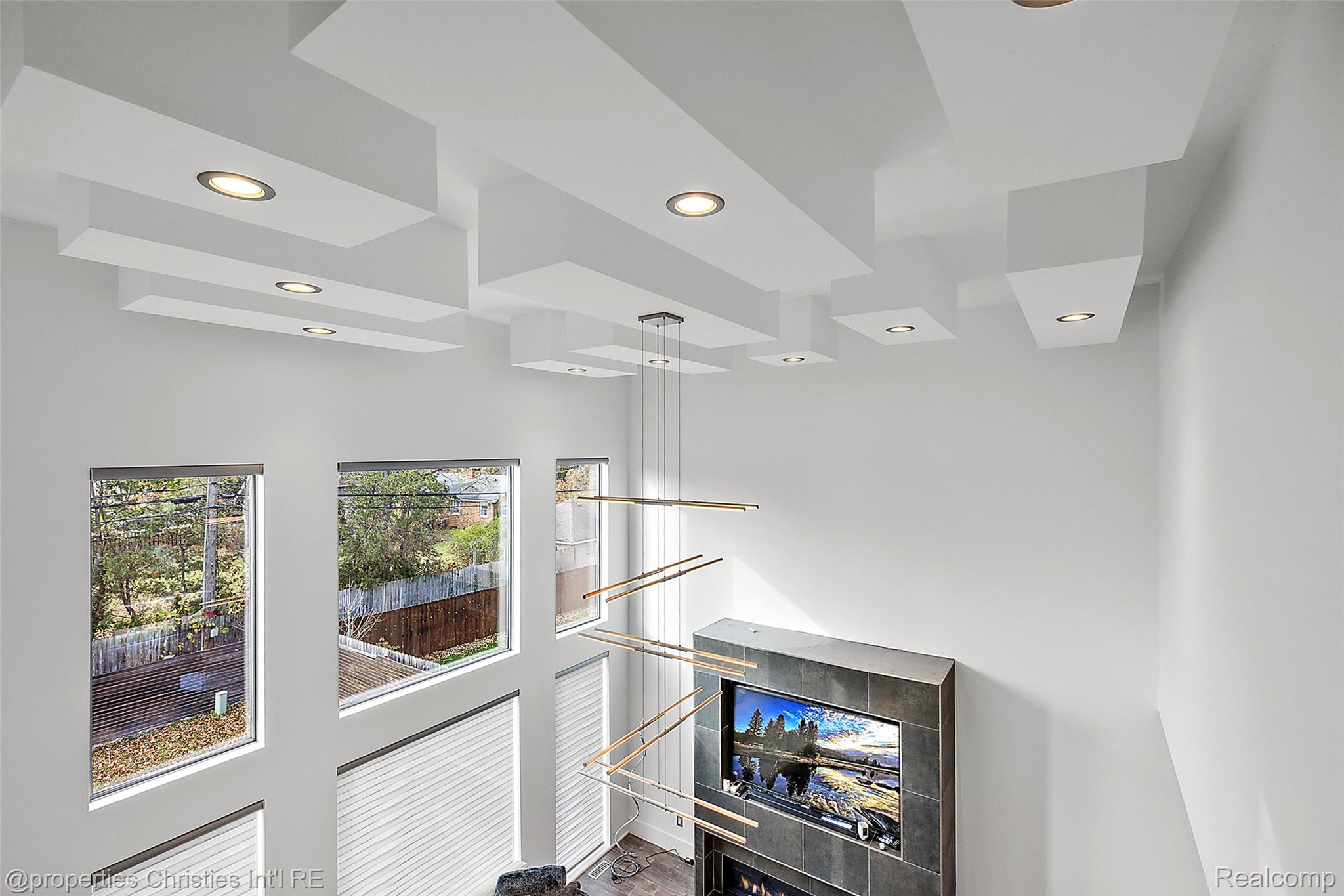 211 N Washington Avenue