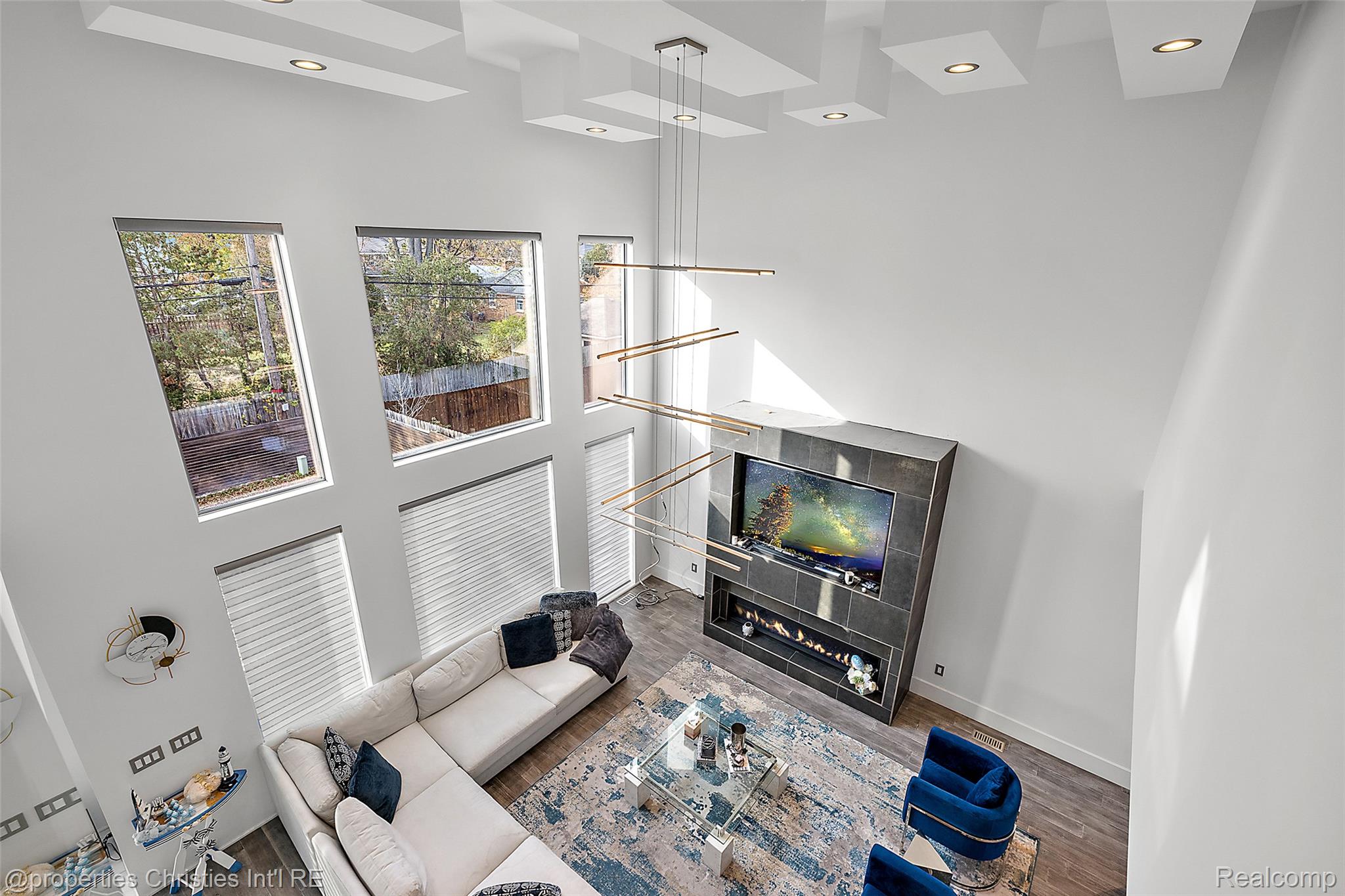 211 N Washington Avenue