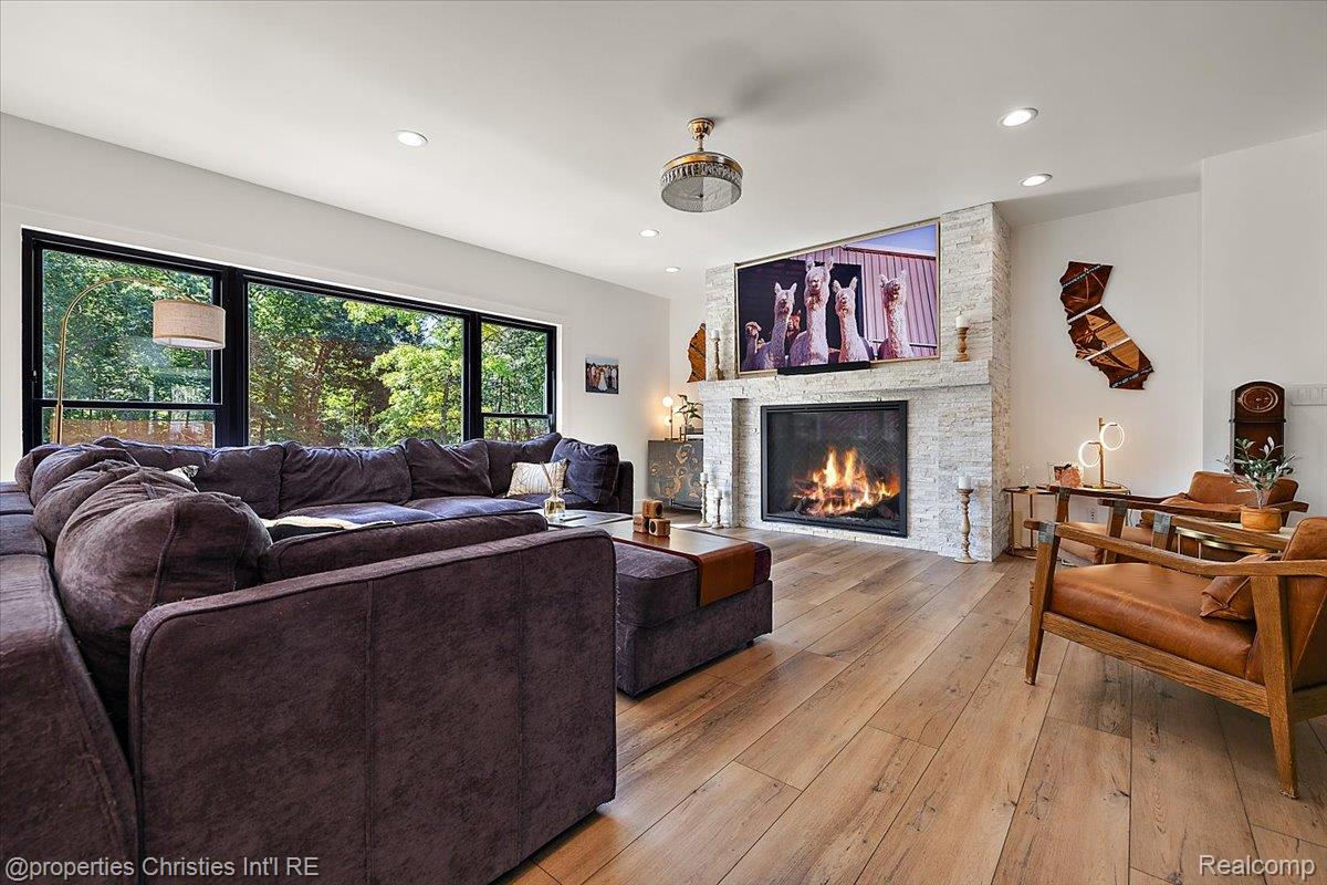 3808 E Joy Road
