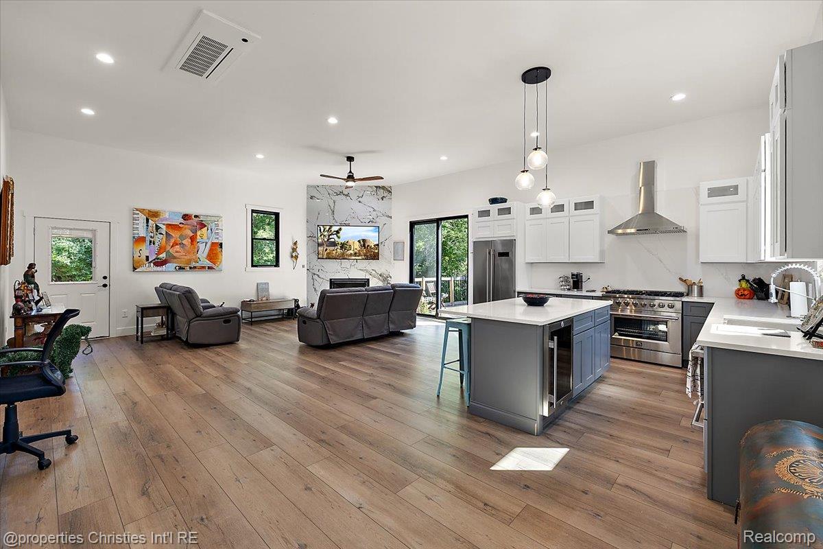 3808 E Joy Road