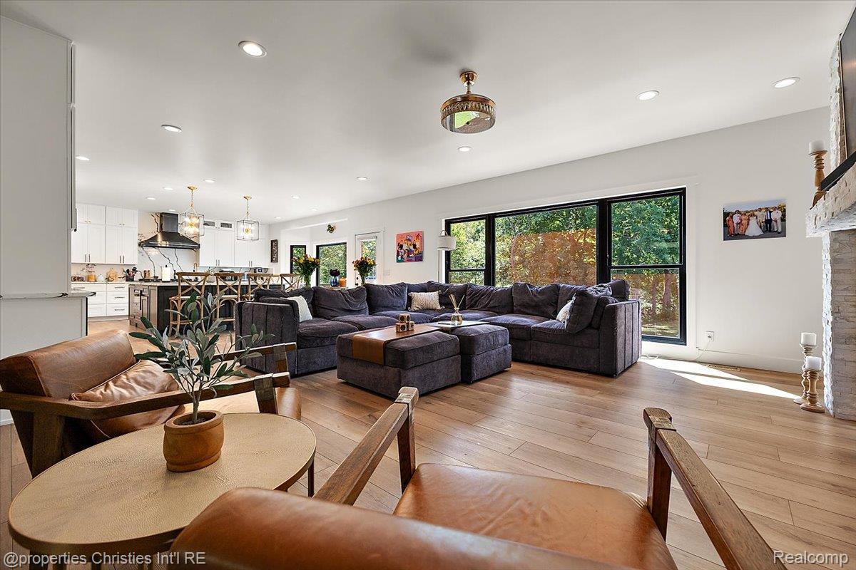3808 E Joy Road