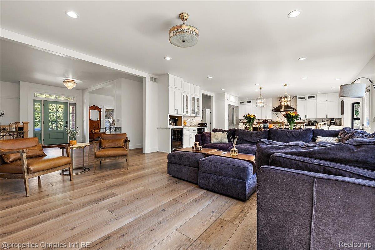 3808 E Joy Road