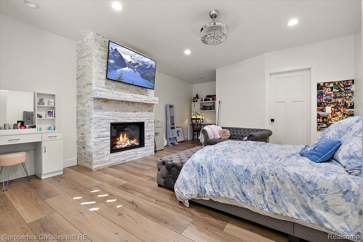 3808 E Joy Road