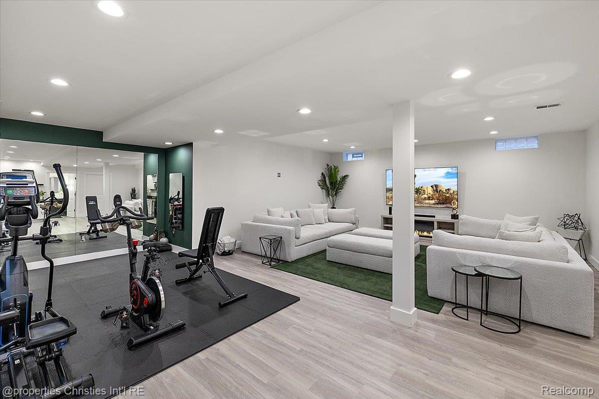 723 N Altadena Avenue