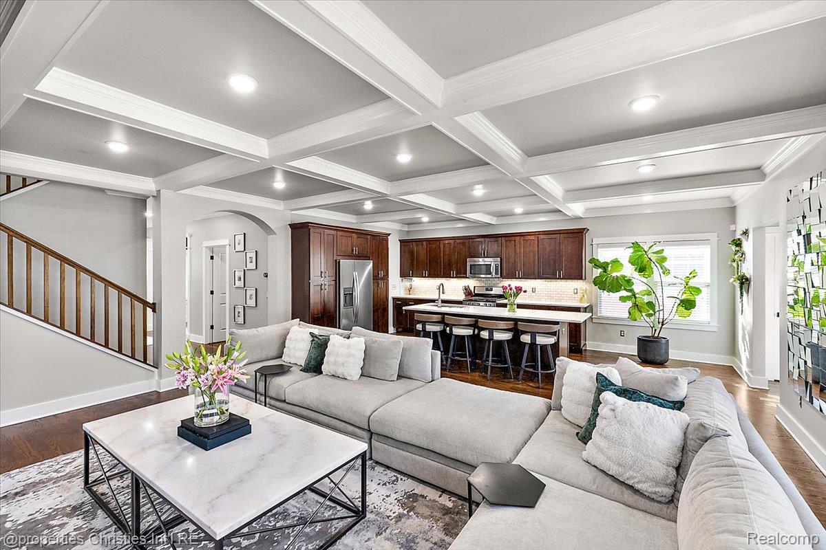 723 N Altadena Avenue
