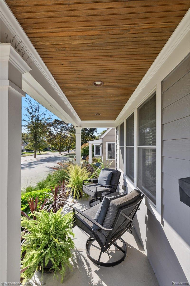 723 N Altadena Avenue