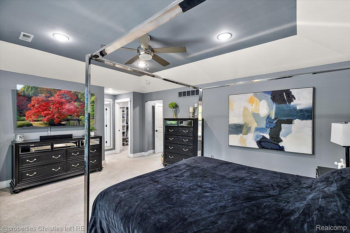 723 N Altadena Avenue