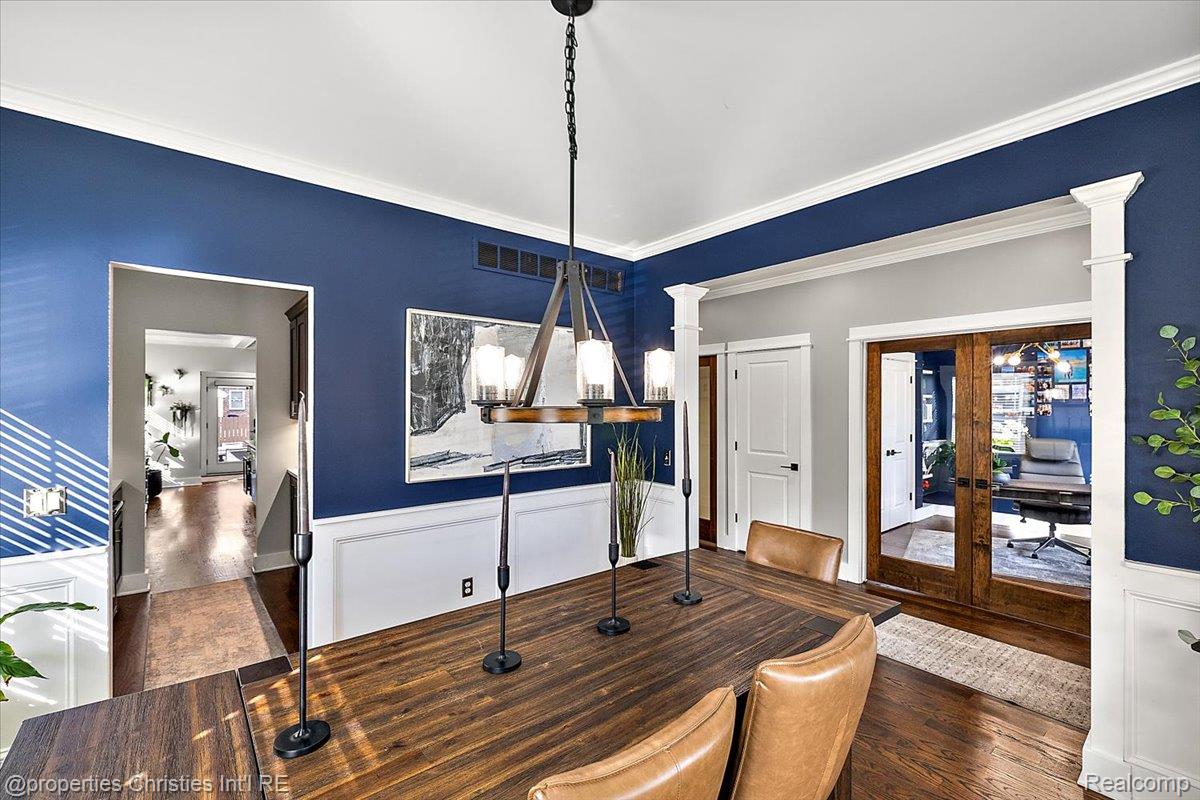 723 N Altadena Avenue
