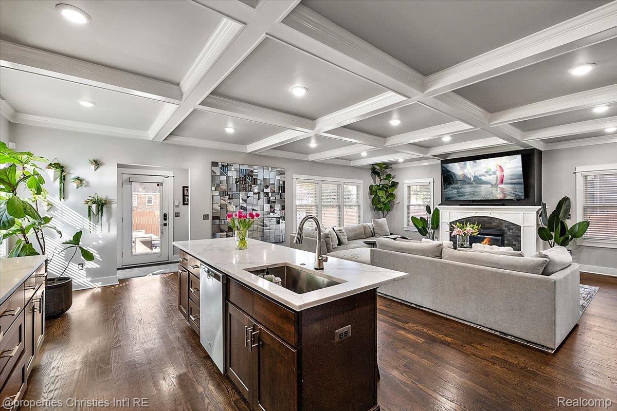 723 N Altadena Avenue