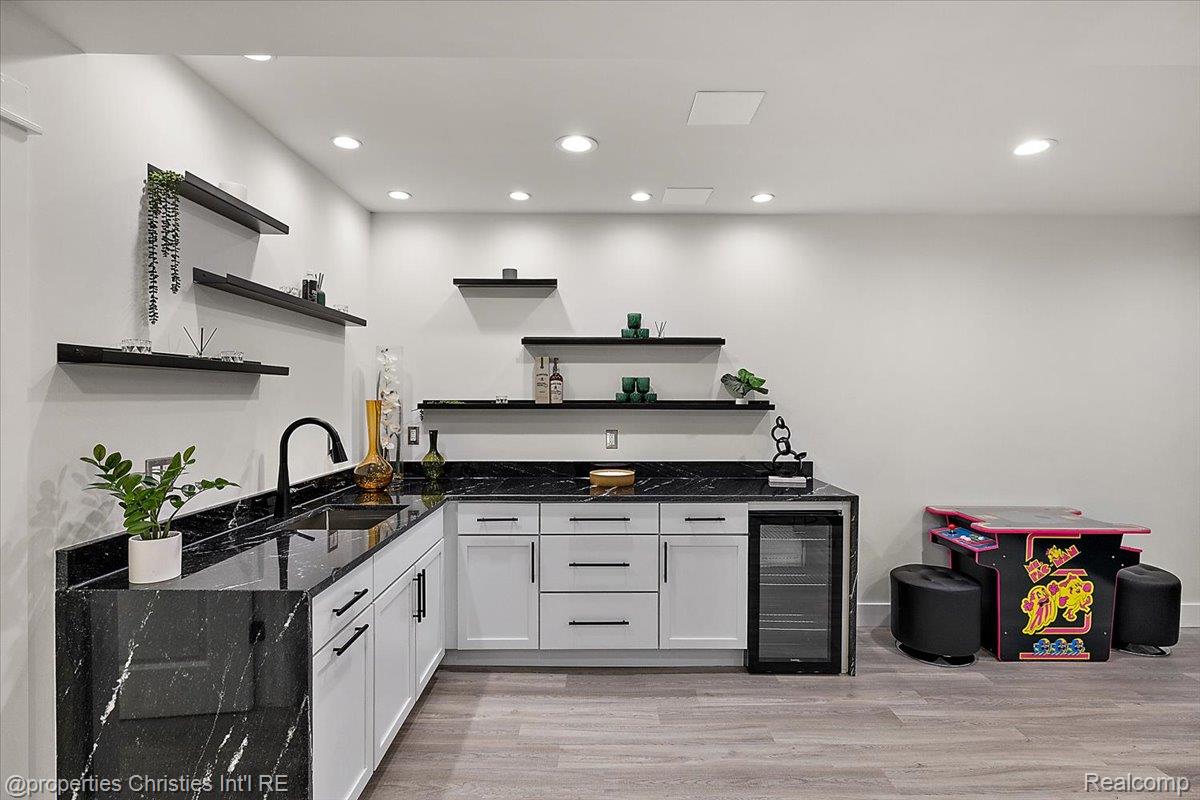 723 N Altadena Avenue