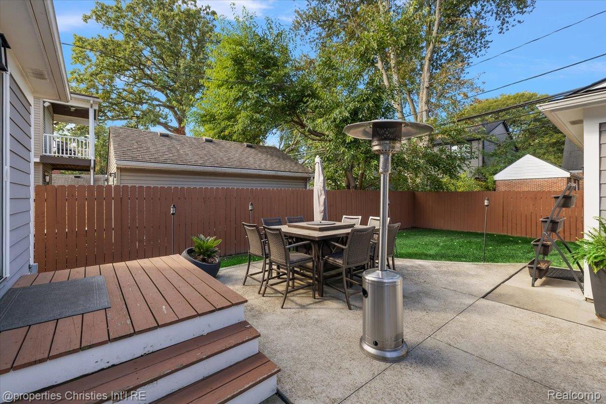 723 N Altadena Avenue