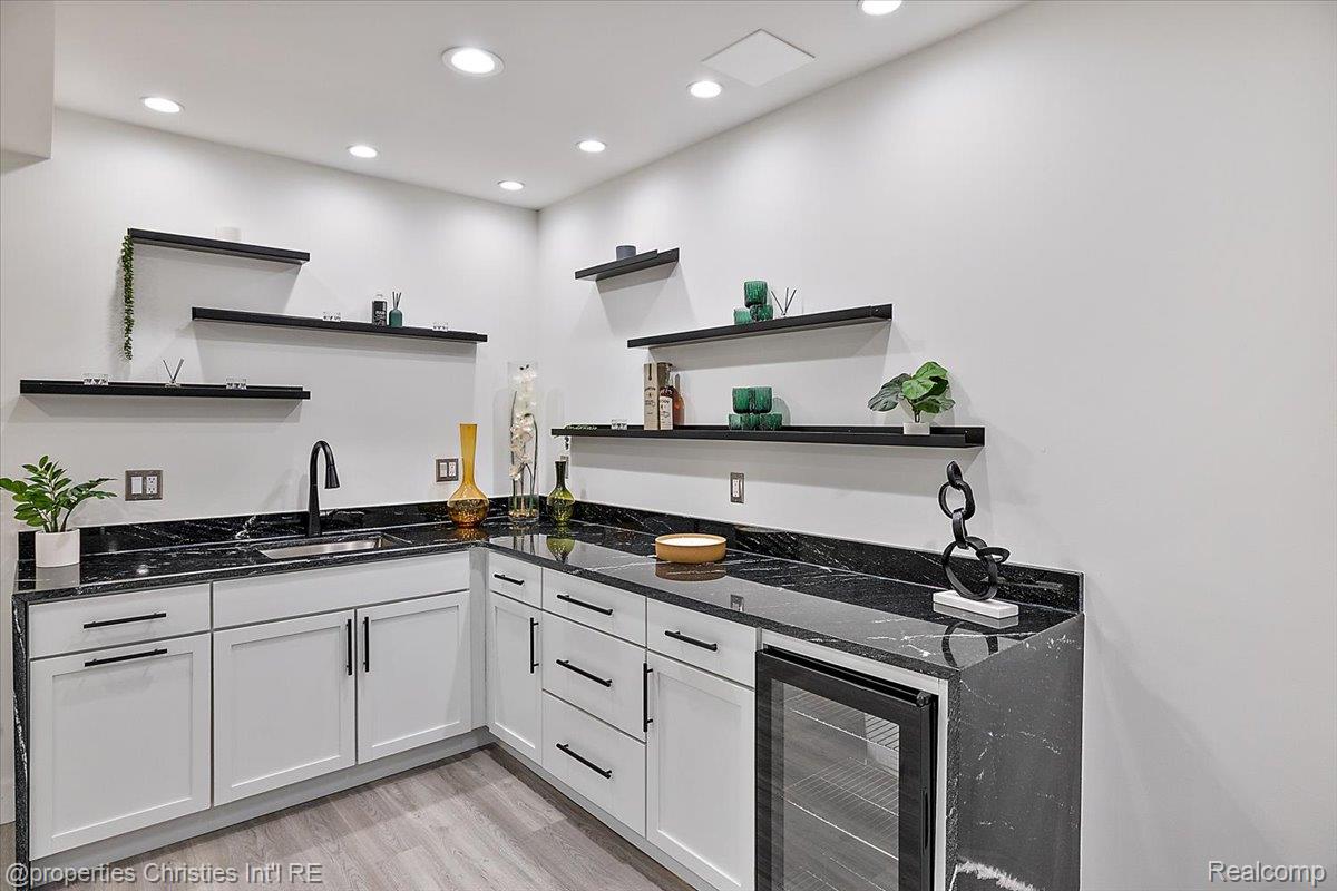 723 N Altadena Avenue