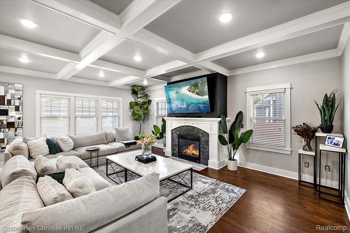 723 N Altadena Avenue