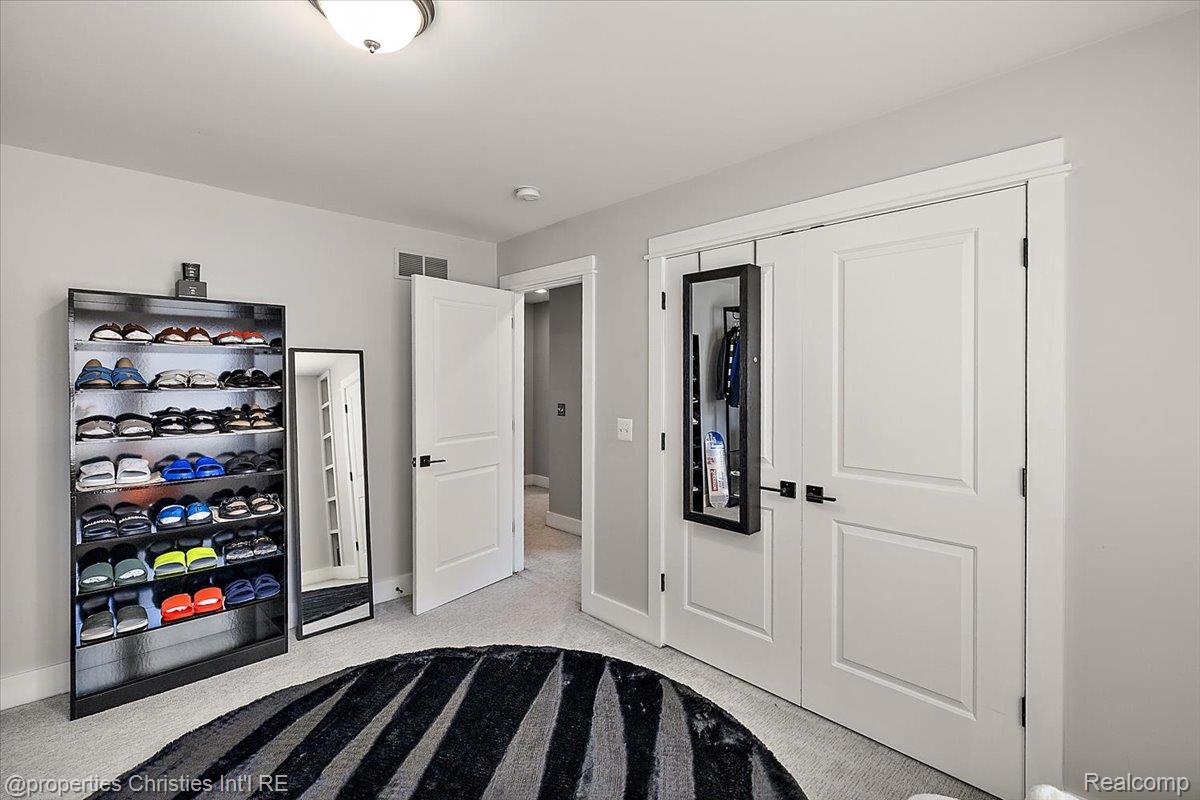 723 N Altadena Avenue