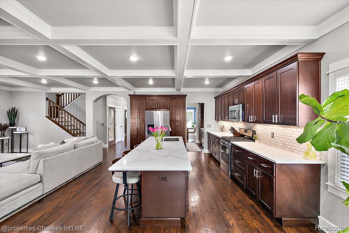 723 N Altadena Avenue