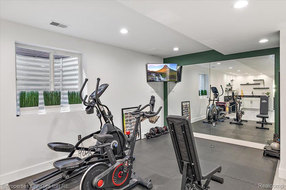 723 N Altadena Avenue