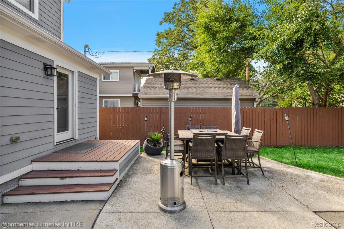 723 N Altadena Avenue