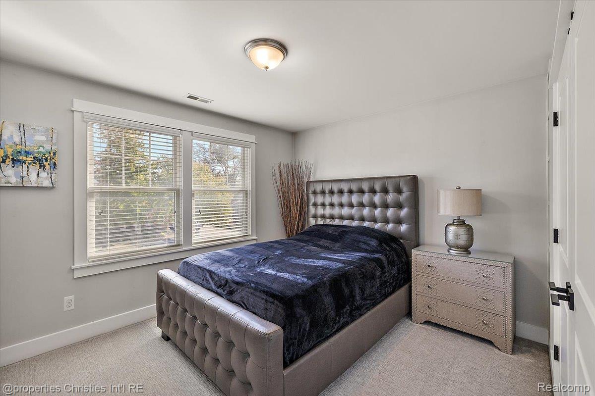 723 N Altadena Avenue