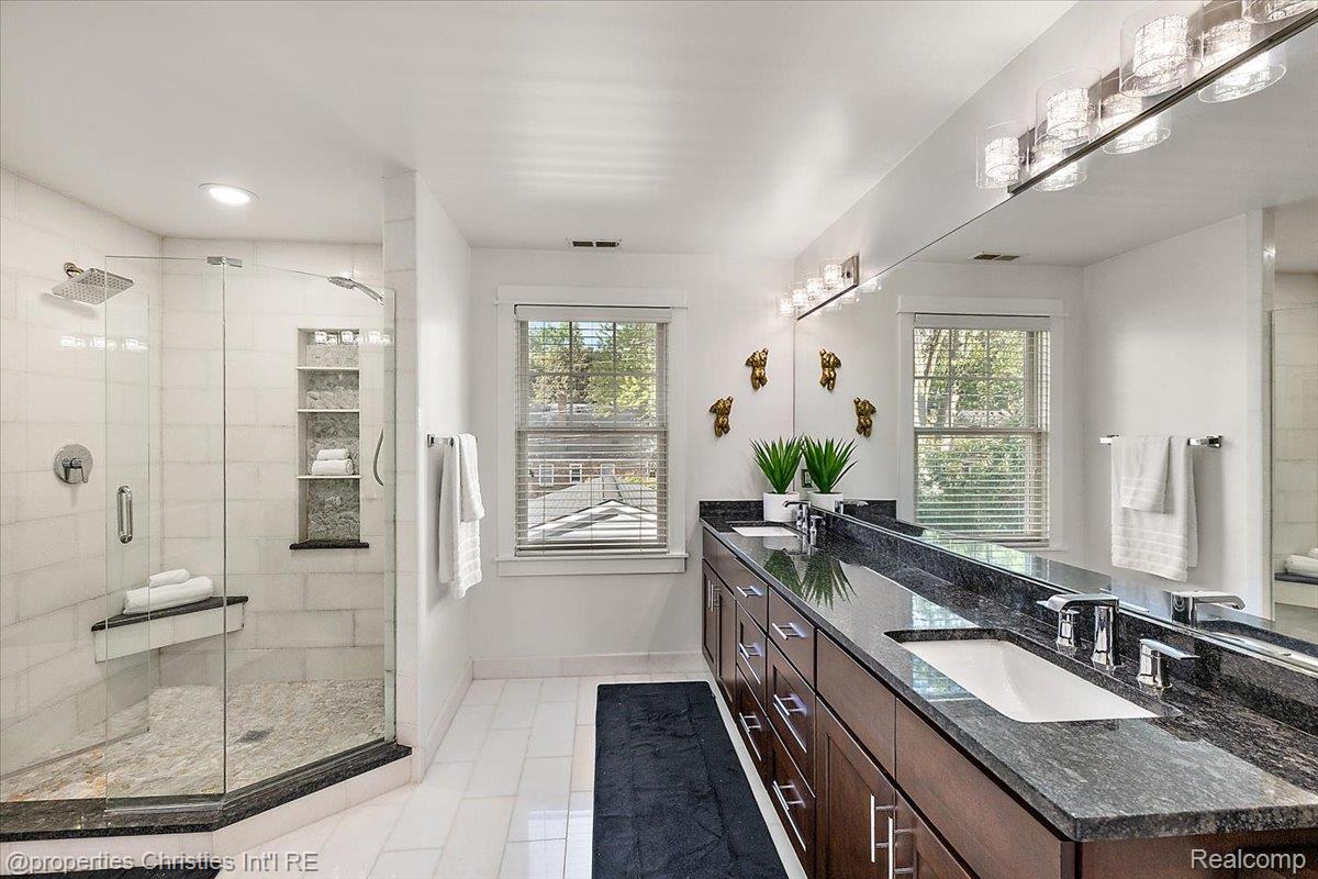 723 N Altadena Avenue