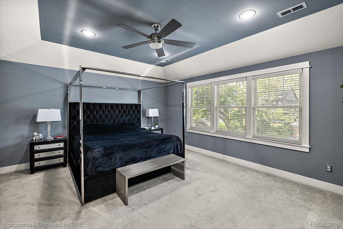 723 N Altadena Avenue