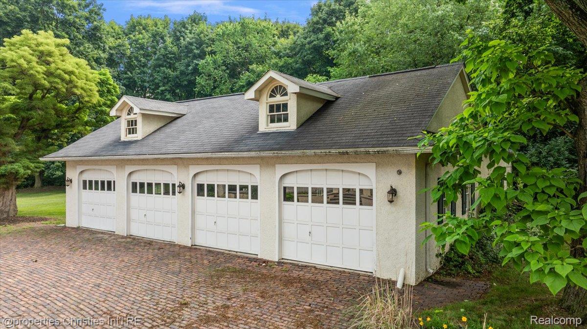 777 Kensington Lane
