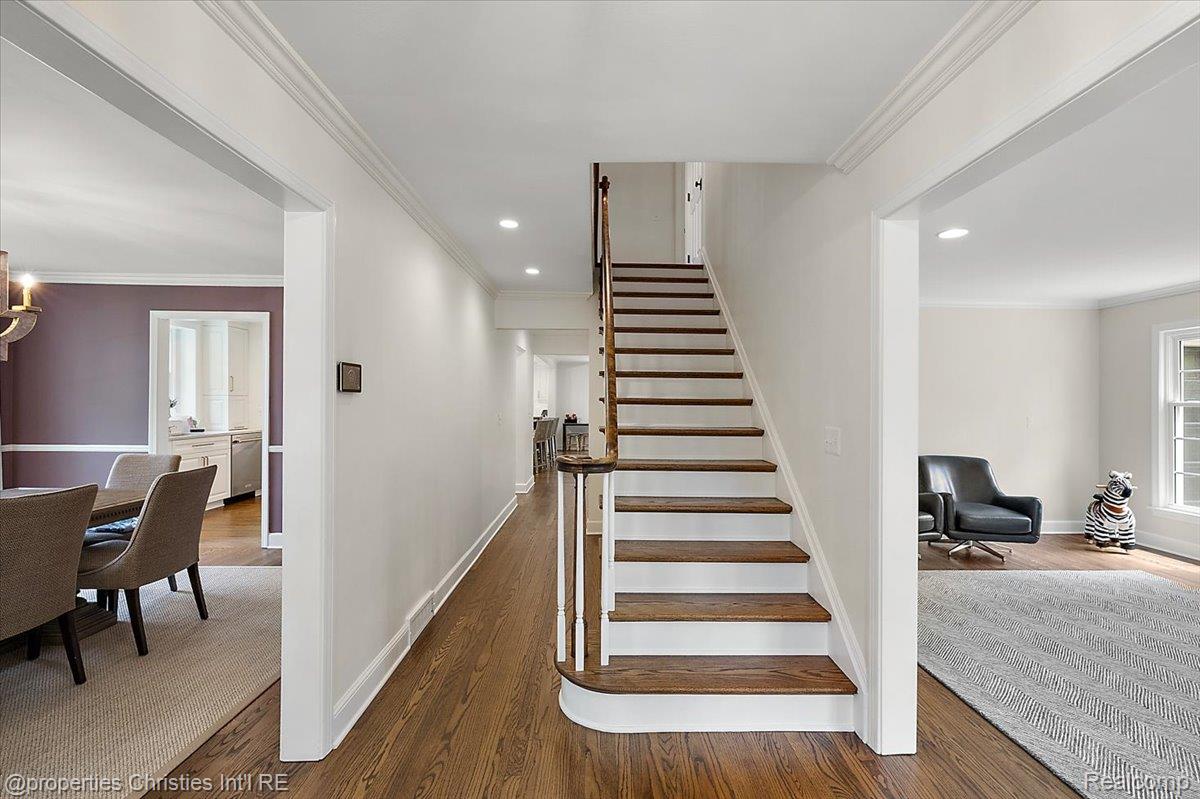 586 Fairfax Street