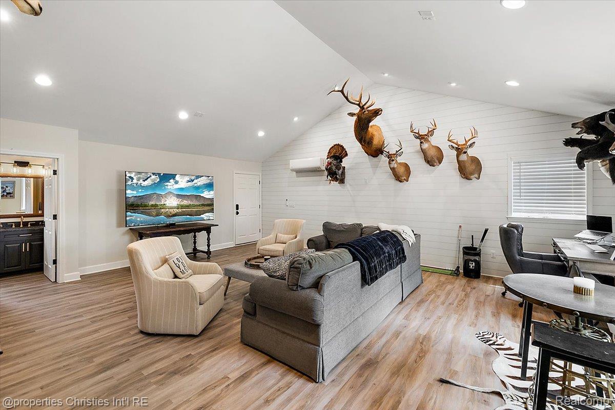 586 Fairfax Street