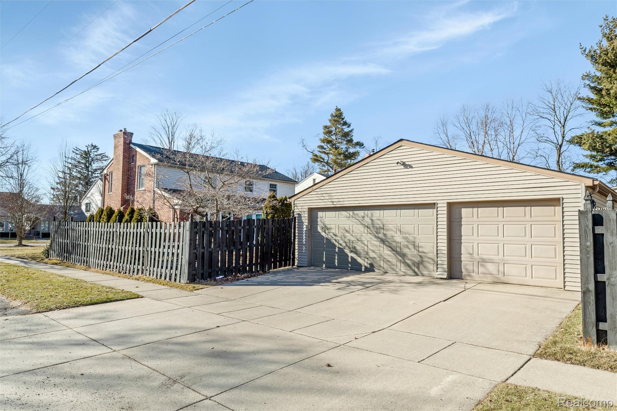 599 Westchester Way