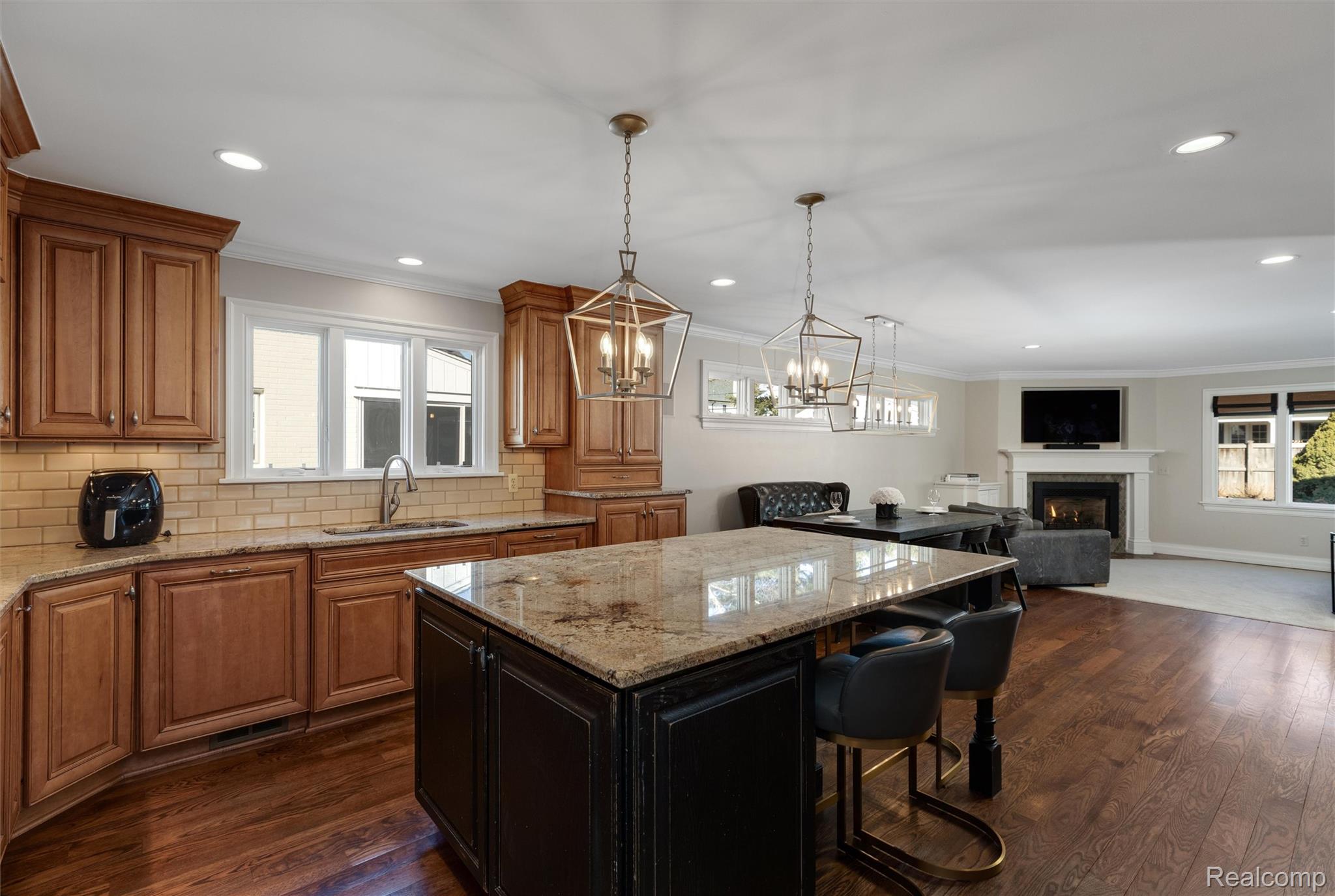 599 Westchester Way