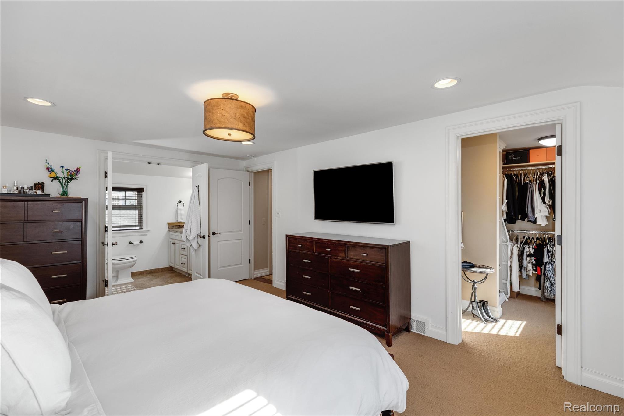 599 Westchester Way