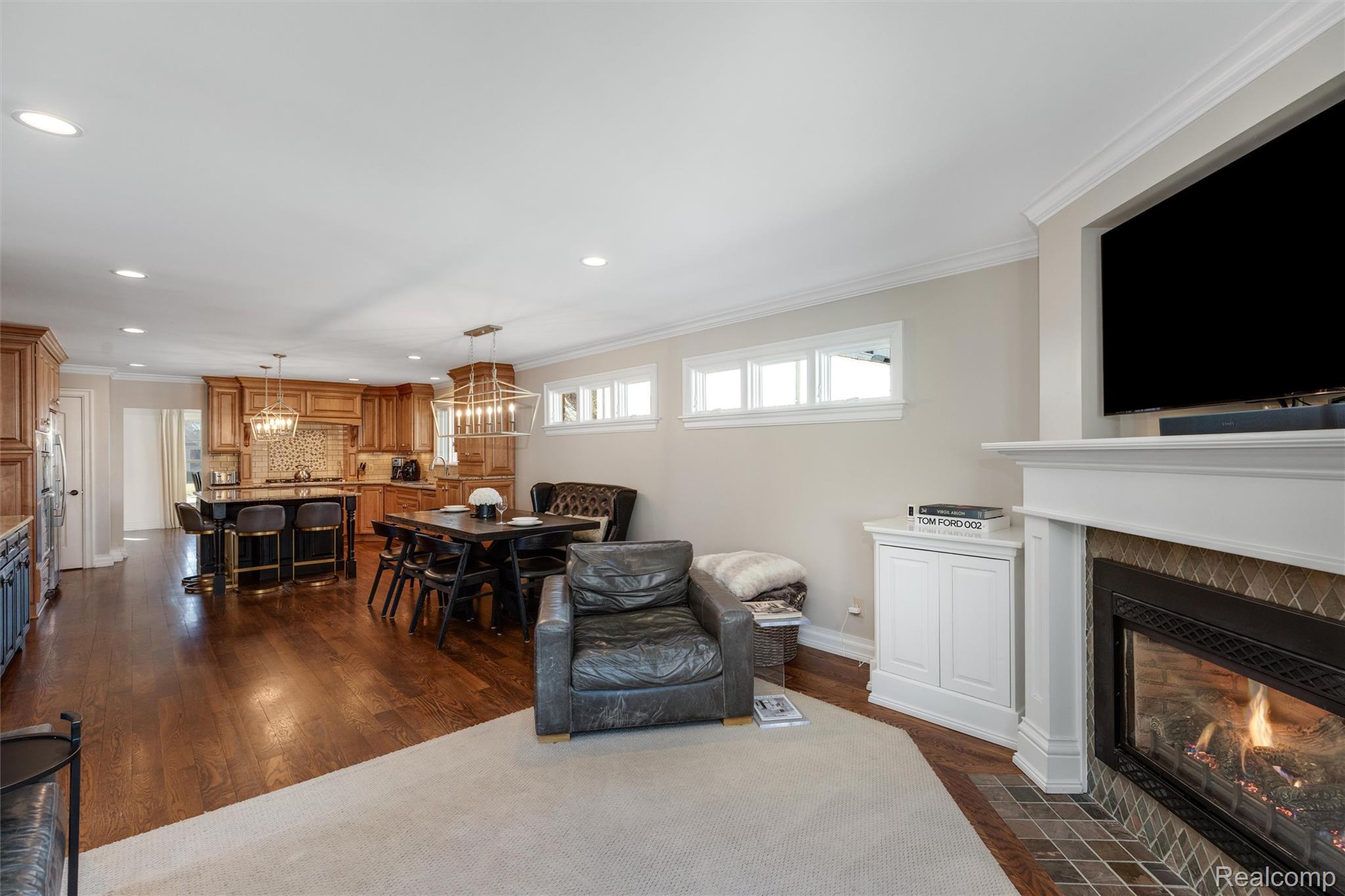 599 Westchester Way