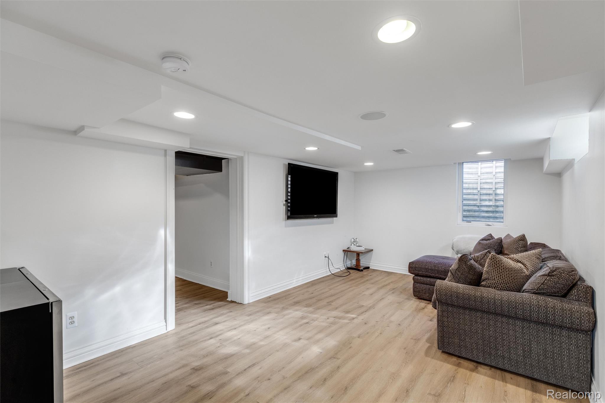 599 Westchester Way