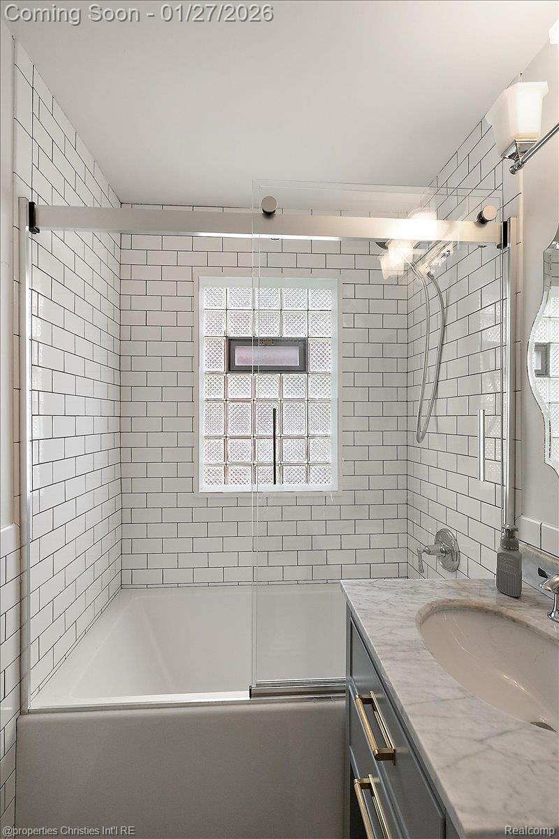 559 E Southlawn Boulevard