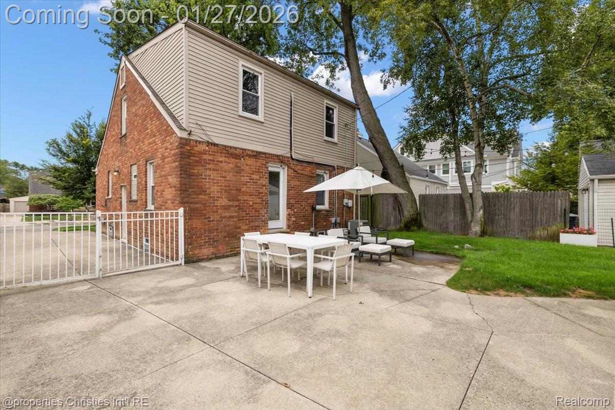 559 E Southlawn Boulevard