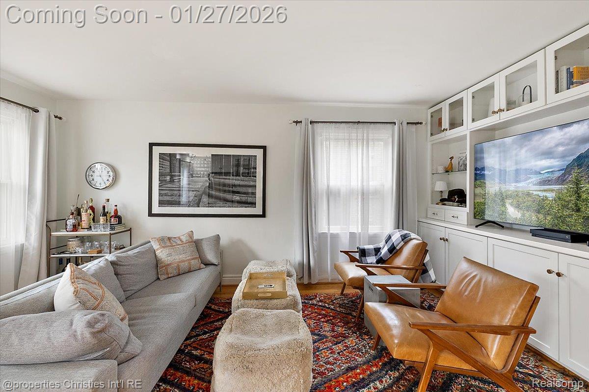 559 E Southlawn Boulevard