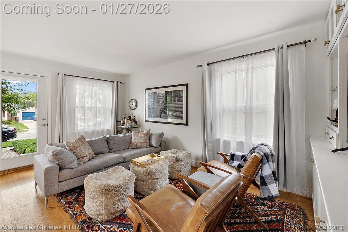 559 E Southlawn Boulevard