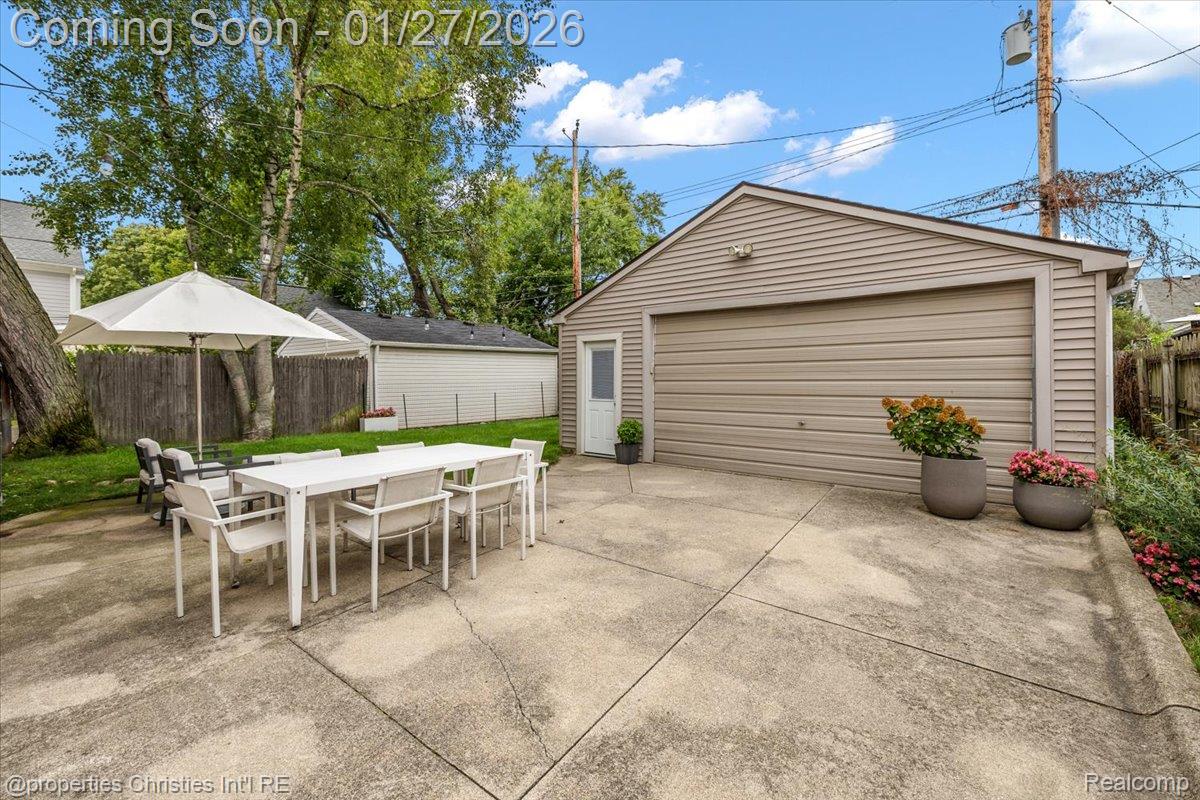 559 E Southlawn Boulevard