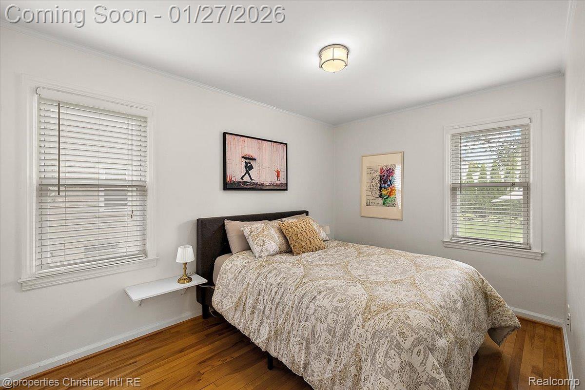 559 E Southlawn Boulevard