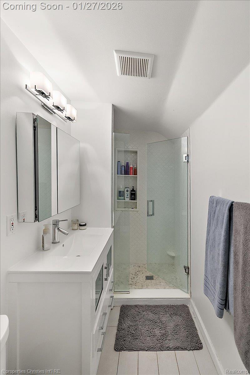 559 E Southlawn Boulevard