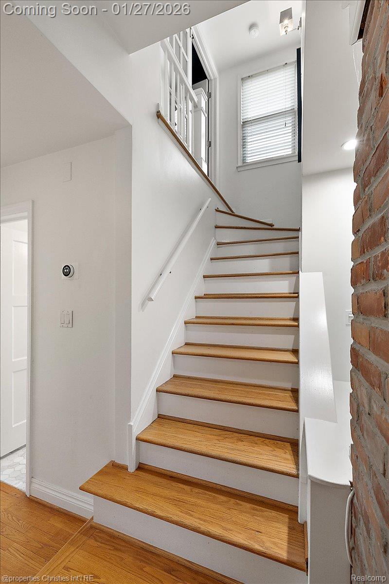 559 E Southlawn Boulevard