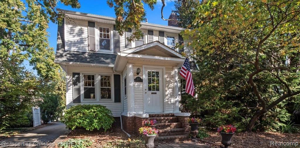 513 E Lincoln Avenue