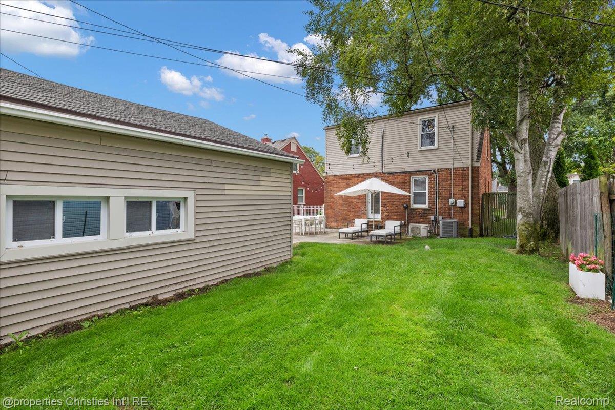 559 E Southlawn Boulevard