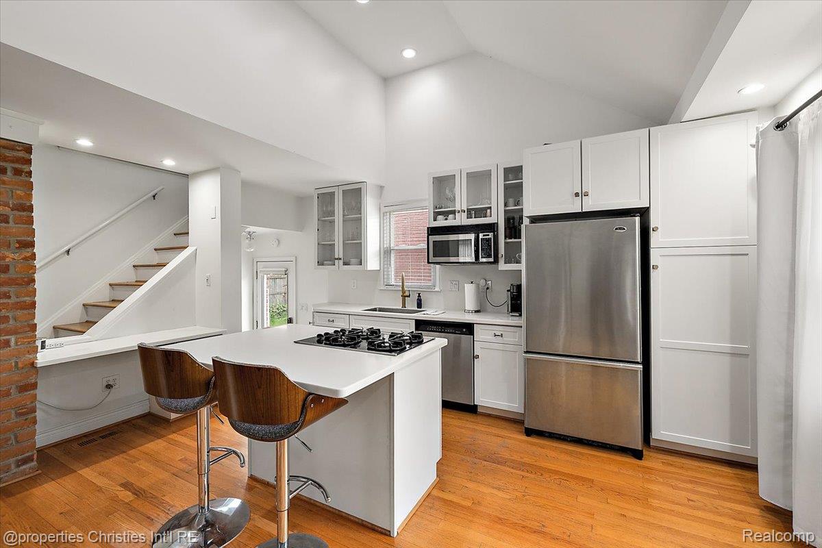 559 E Southlawn Boulevard